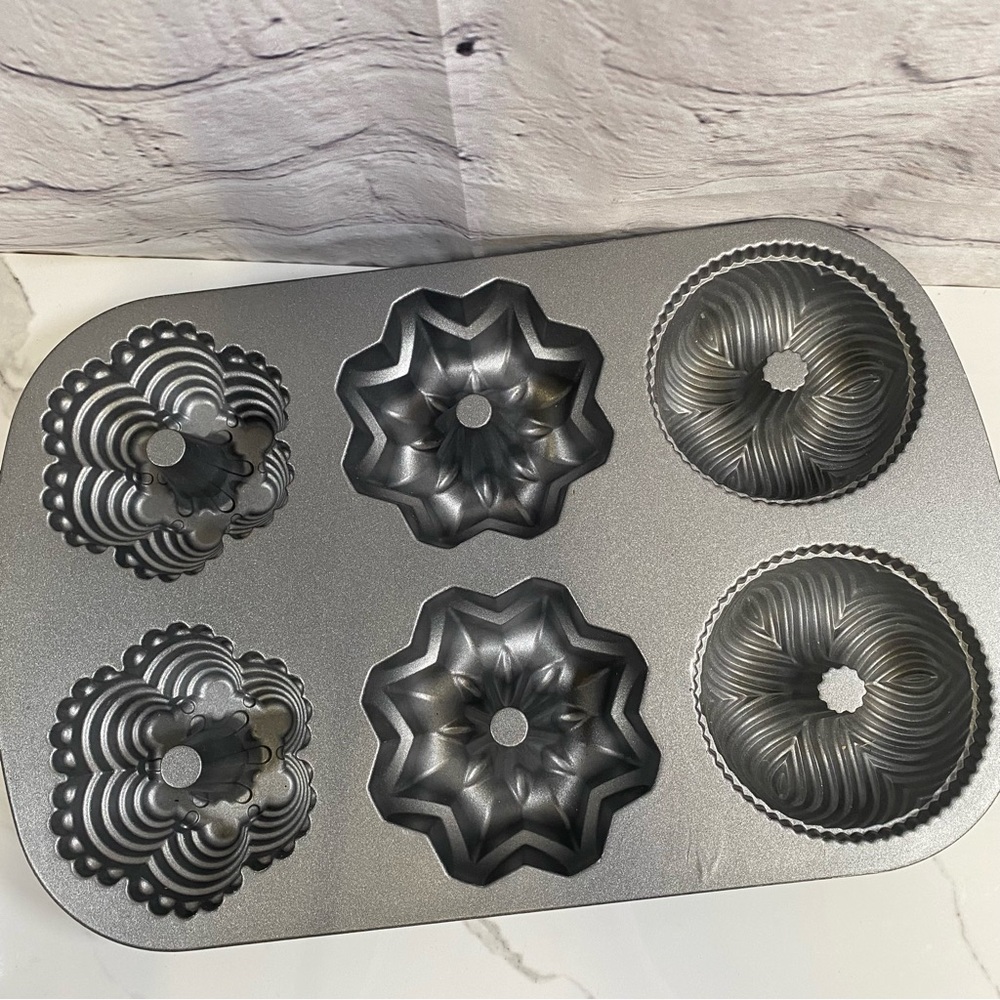 Nordic Ware Multi Mini Bundt 6 Cup Heavy Aluminum Baking Cake Pan 6 Section